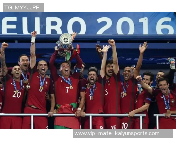 C罗带领葡萄牙队夺得欧洲杯冠军精彩瞬间回顾视频